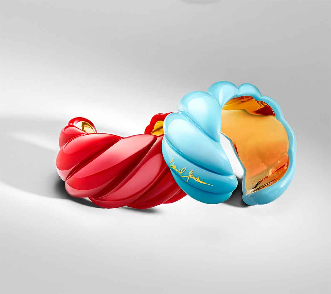 Red_greeen-bracelets_cbs