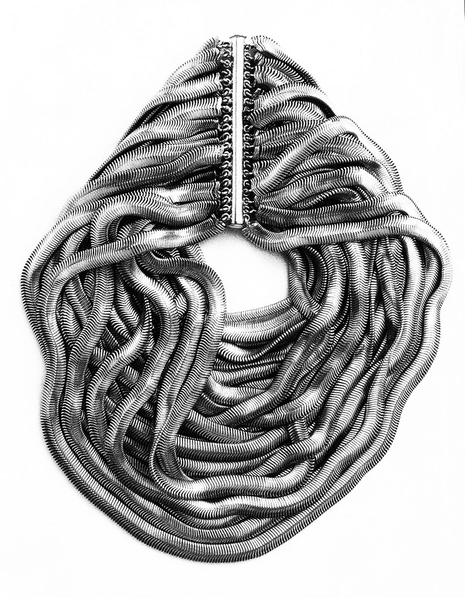 bw_necklace3
